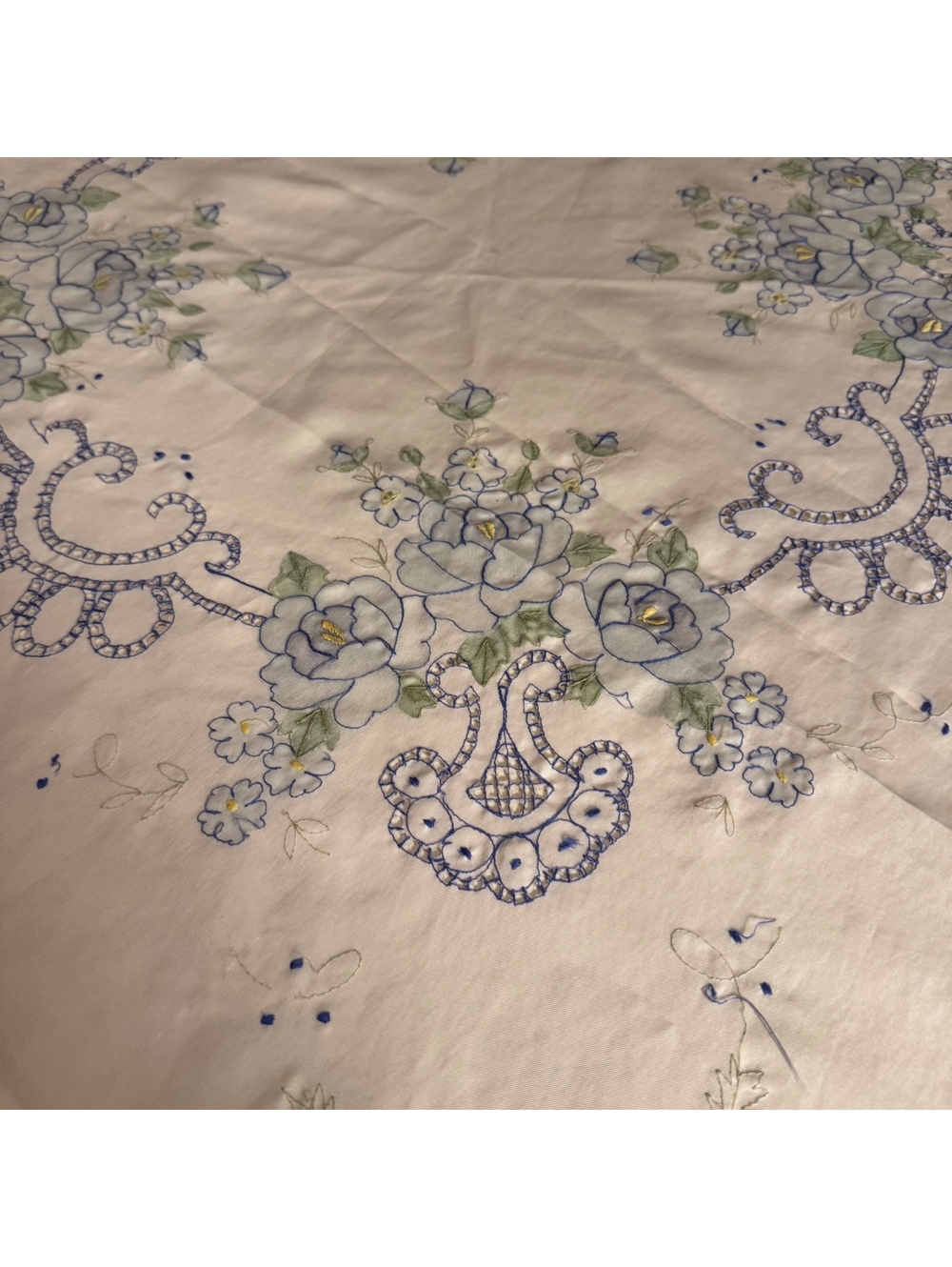 Vintage 68 Inch Round Tablecloth Blue Floral Embroidery Lace Trim - Picture 4 of 9